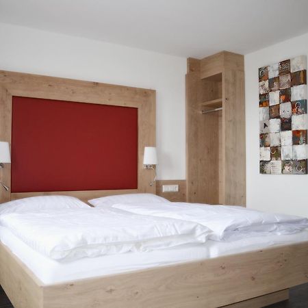 Landhotel Schwarzer Adler Tiefenbronn Exteriér fotografie