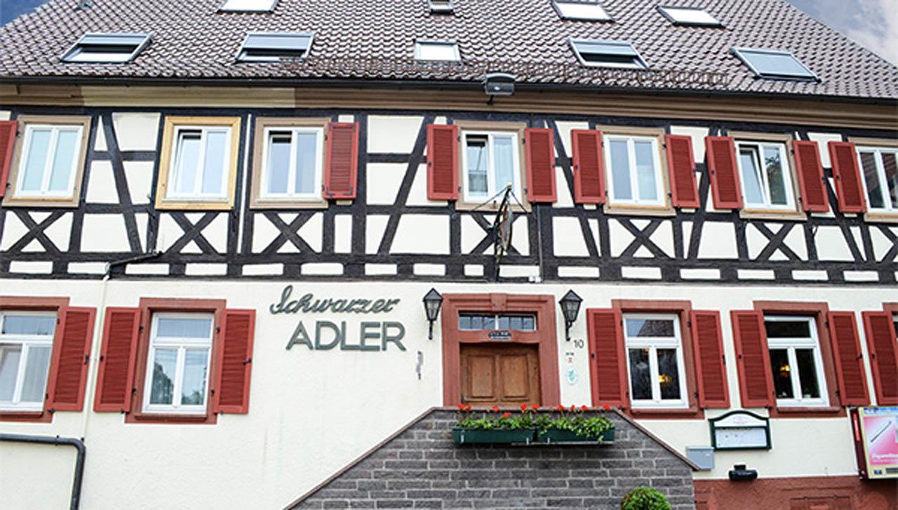 Landhotel Schwarzer Adler Tiefenbronn Exteriér fotografie